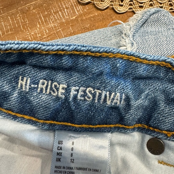 American Eagle Distressed Hi Rise Festival Jean Short 🪶 - Picture 8 of 11